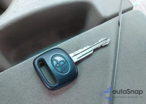 2001 Toyota Tundra Sr5 V8 из США, поврежденный, VIN 5TBBT44131S174842